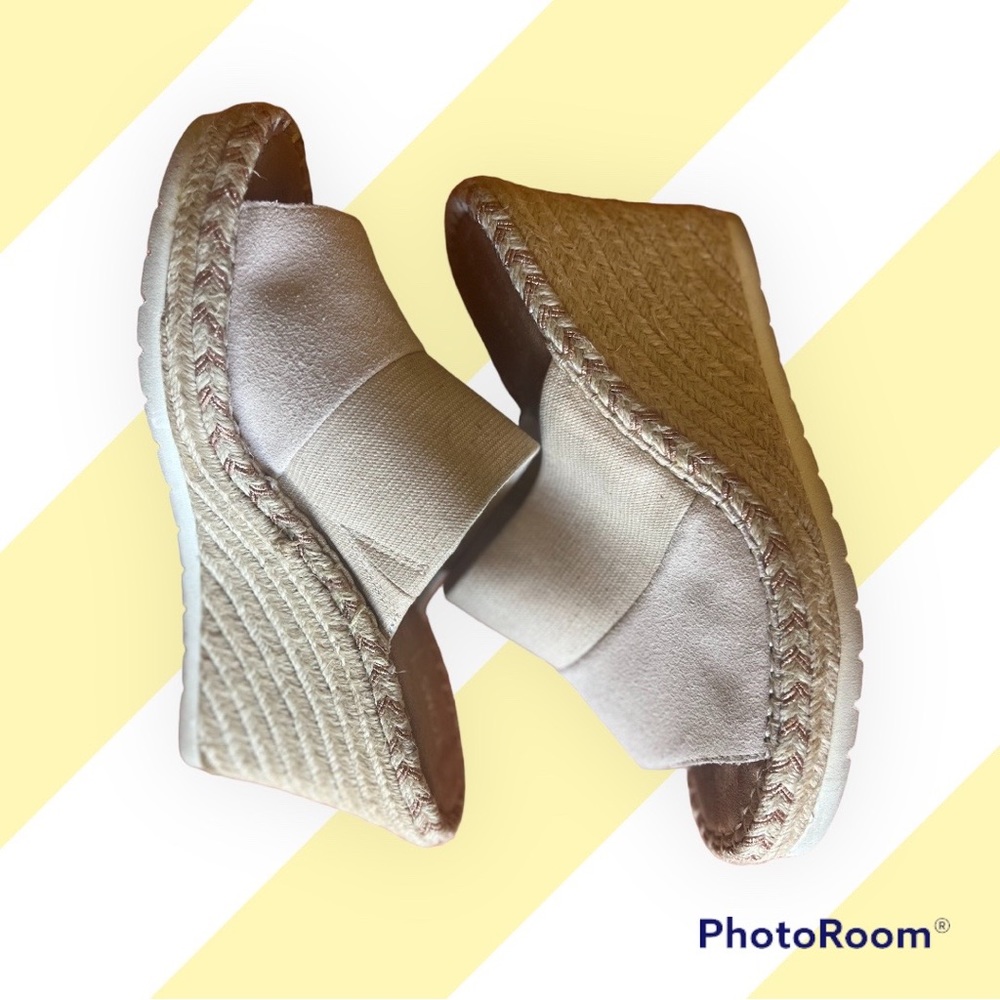 Toms Wedges size 9 like new.